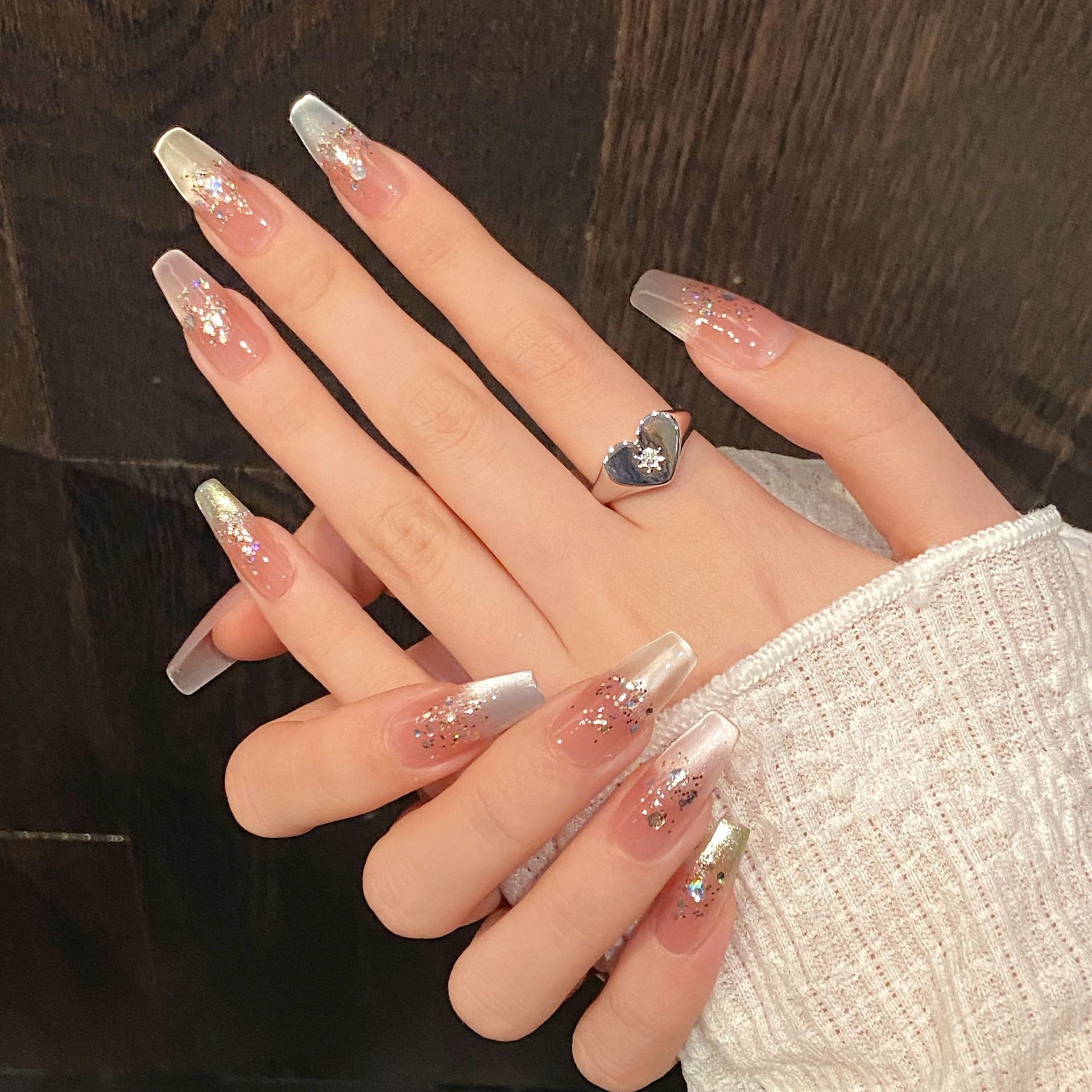 손톱에 수제 프레스 Gillter 디자인의 레인보우 C - Nail Art Design 리뷰 및 가격